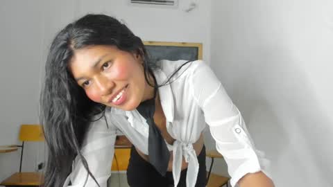 kelsie online show from April 19, 2026, 6:10 pm