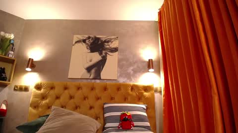 kelsikarterr online show from January 13, 2025, 5:01 am