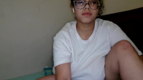 Snapshot of kelx0 chatting on March 3, 2025, 11:24 pm kelx0 online show from March 3, 2025, 11:24 pm