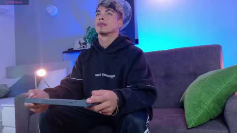   online show from April 14, 2026, 9:15 am