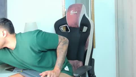 ken_mailik online show from November 23, 2025, 7:24 pm