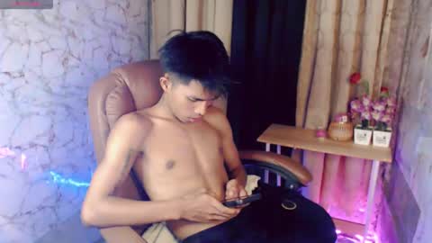 ken_minjun online show from April 12, 2026, 11:04 am