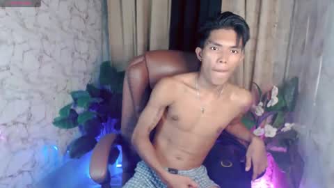 Snapshot of ken_minjun chatting on May 12, 2026, 12:35 pm ken_minjun online show from May 12, 2026, 12:35 pm