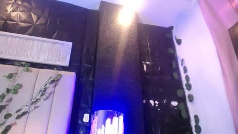 kendall_saenz online show from September 24, 2025, 7:50 pm