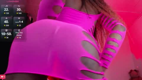 kendallgil_ online show from December 5, 2025, 6:44 am