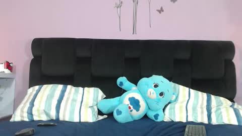 kendallwings online show from October 4, 2025, 9:40 am