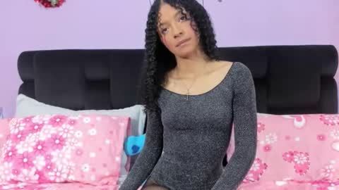 kendallwings online show from November 26, 2025, 2:01 am