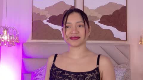 Kendal online show from November 9, 2025, 2:15 pm