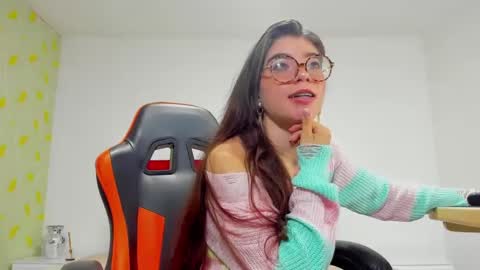 KENDALYENER online show from February 11, 2025, 2:57 pm