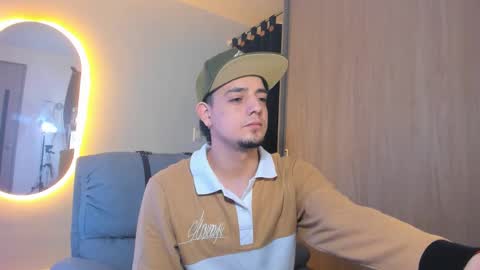 kendel_dimitri online show from January 19, 2025, 4:22 am