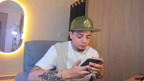 kendel_dimitri online show from January 20, 2025, 5:15 am