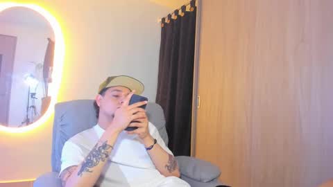 kendel_dimitri online show from January 20, 2025, 8:19 am
