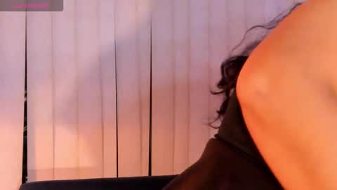 Kendra crow online show from November 12, 2025, 9:10 am