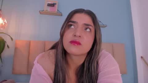 Snapshot of kendra_hottt chatting on November 26, 2025, 3:29 am kendra_hottt online show from November 26, 2025, 3:29 am