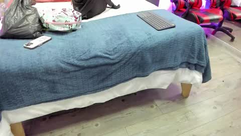 Kendra London online show from February 3, 2026, 11:15 am