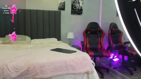 Kendra London online show from April 20, 2026, 11:13 am