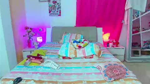 kendra_love31 online show from March 2, 2026, 7:15 am