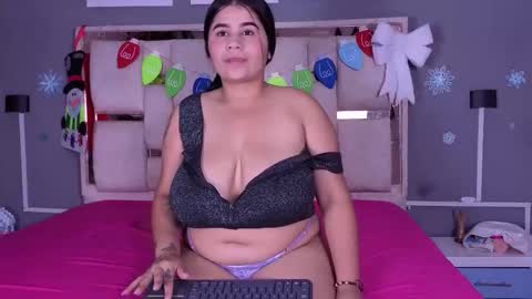 kendra_lovv online show from November 29, 2025, 7:39 pm