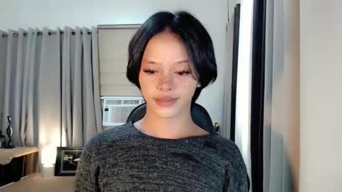 kendra_lunaxx online show from March 4, 2026, 2:17 am