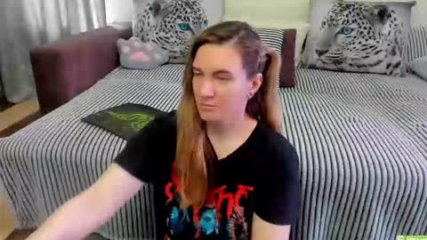 Kendra online show from April 21, 2026, 1:42 am