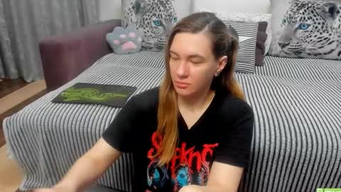 Kendra online show from April 22, 2026, 11:28 pm