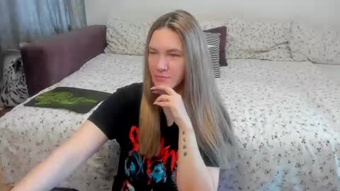 Snapshot of kendra_xx_ chatting on June 3, 2026, 12:24 am Kendra online show from June 3, 2026, 12:24 am