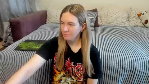 Snapshot of kendra_xx_ chatting on June 7, 2026, 11:30 pm Kendra online show from June 7, 2026, 11:30 pm