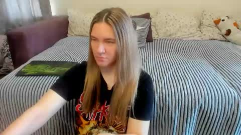 Snapshot of kendra_xx_ chatting on June 8, 2026, 1:28 am Kendra online show from June 8, 2026, 1:28 am