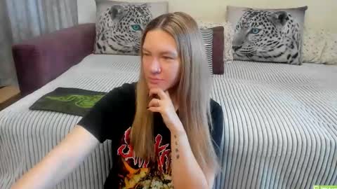 Snapshot of kendra_xx_ chatting on June 9, 2026, 11:38 pm Kendra online show from June 9, 2026, 11:38 pm
