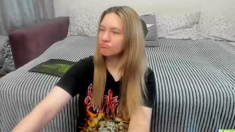 Snapshot of kendra_xx_ chatting on June 12, 2026, 12:42 am Kendra online show from June 12, 2026, 12:42 am