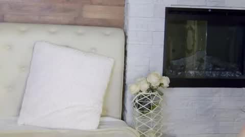 Snapshot of kendrabloom chatting on February 3, 2026, 8:19 am KendraBloom online show from February 3, 2026, 8:19 am