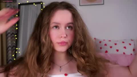 Kira online show from April 22, 2026, 10:44 pm