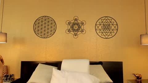 Snapshot of kendraleroy chatting on January 25, 2025, 1:32 am KENDRA online show from January 25, 2025, 1:32 am