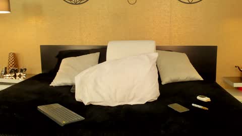 Snapshot of kendraleroy chatting on January 26, 2025, 1:09 am KENDRA online show from January 26, 2025, 1:09 am