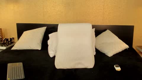 Snapshot of kendraleroy chatting on February 10, 2025, 1:57 am KENDRA online show from February 10, 2025, 1:57 am