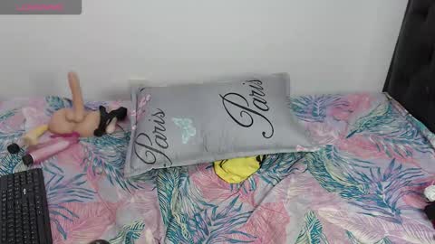 kenia_browm online show from November 27, 2025, 11:23 am