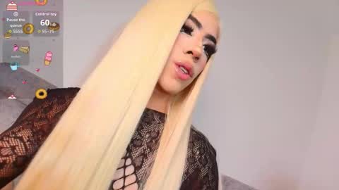 kenia_fox1 online show from October 30, 2025, 1:34 pm