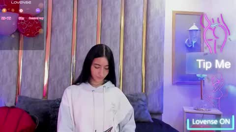 keniavelvet  online show from February 26, 2026, 4:50 pm