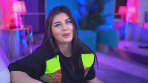 Kendra online show from November 19, 2025, 3:56 pm