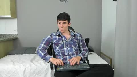 Snapshot of kent_zagann chatting on May 1, 2026, 5:12 am Santiago online show from May 1, 2026, 5:12 am