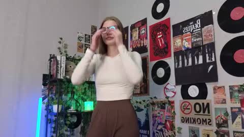 Lisa online show from December 21, 2025, 9:16 am