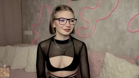 Lisa online show from June 1, 2026, 7:04 pm