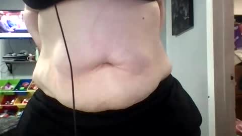 kenzibb online show from October 31, 2025, 1:56 pm