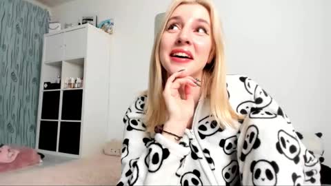 Kenzie online show from February 3, 2025, 5:29 am