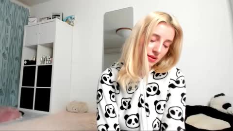 Kenzie online show from February 19, 2025, 5:49 am