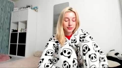 Kenzie online show from February 22, 2025, 5:34 am