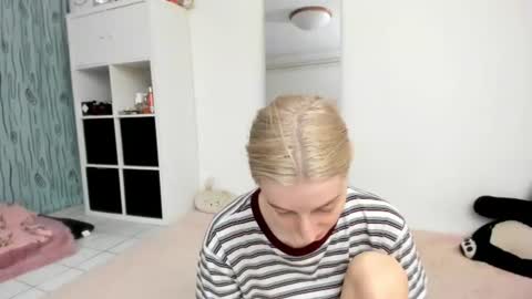 Snapshot of kenziedawton chatting on July 12, 2026, 1:46 pm Kenzie online show from July 12, 2026, 1:46 pm
