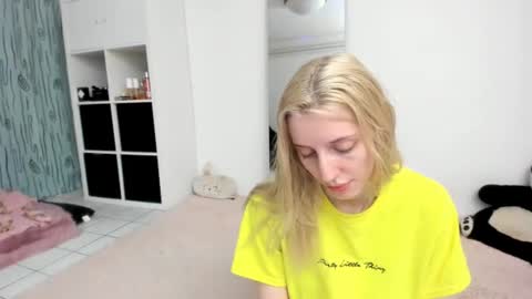 Snapshot of kenziedawton chatting on July 19, 2026, 1:48 pm Kenzie online show from July 19, 2026, 1:48 pm