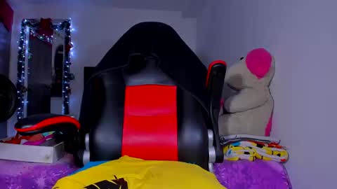 Kerlysmith24 online show from December 3, 2024, 9:56 pm