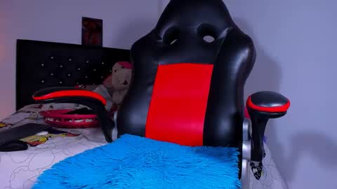 Kerlysmith24 online show from January 13, 2025, 10:35 pm